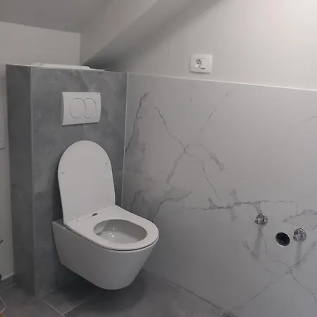 Marjan & Πανσιόν