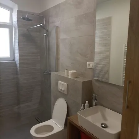 Marjan & Πανσιόν